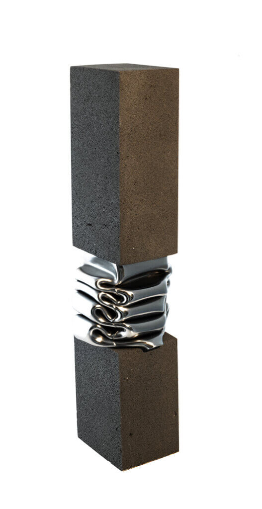 Photo sculpture Acier volcanique. Acier, trachyandésite - 38 x 10 x 10 cm